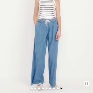 NWT Old Navy High Waisted Super Wide Leg Drapey Jeans